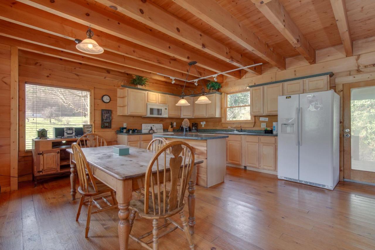 Spring View, 2 Bedrooms, WiFi, Hot Tub, Pool Table, Sleeps 6 Sevierville Buitenkant foto