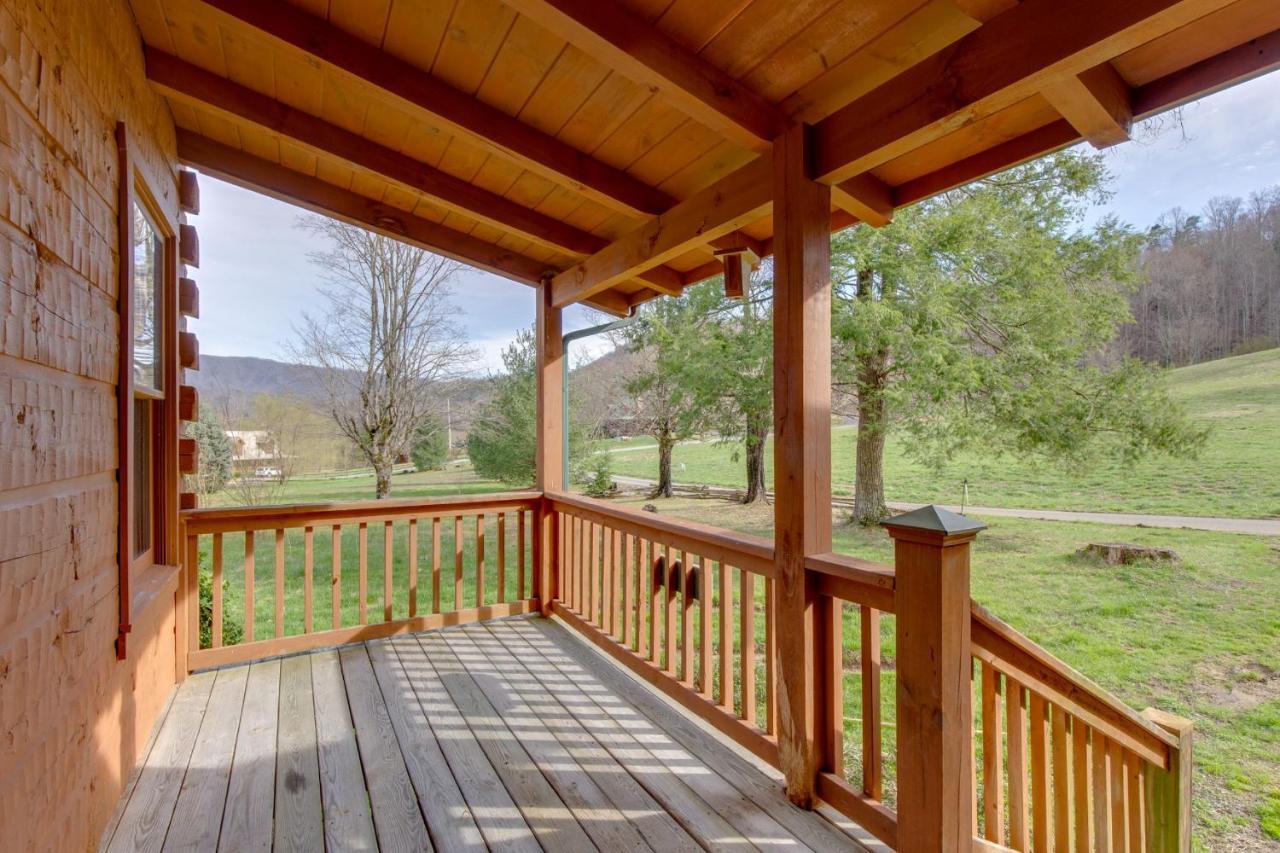 Spring View, 2 Bedrooms, WiFi, Hot Tub, Pool Table, Sleeps 6 Sevierville Buitenkant foto